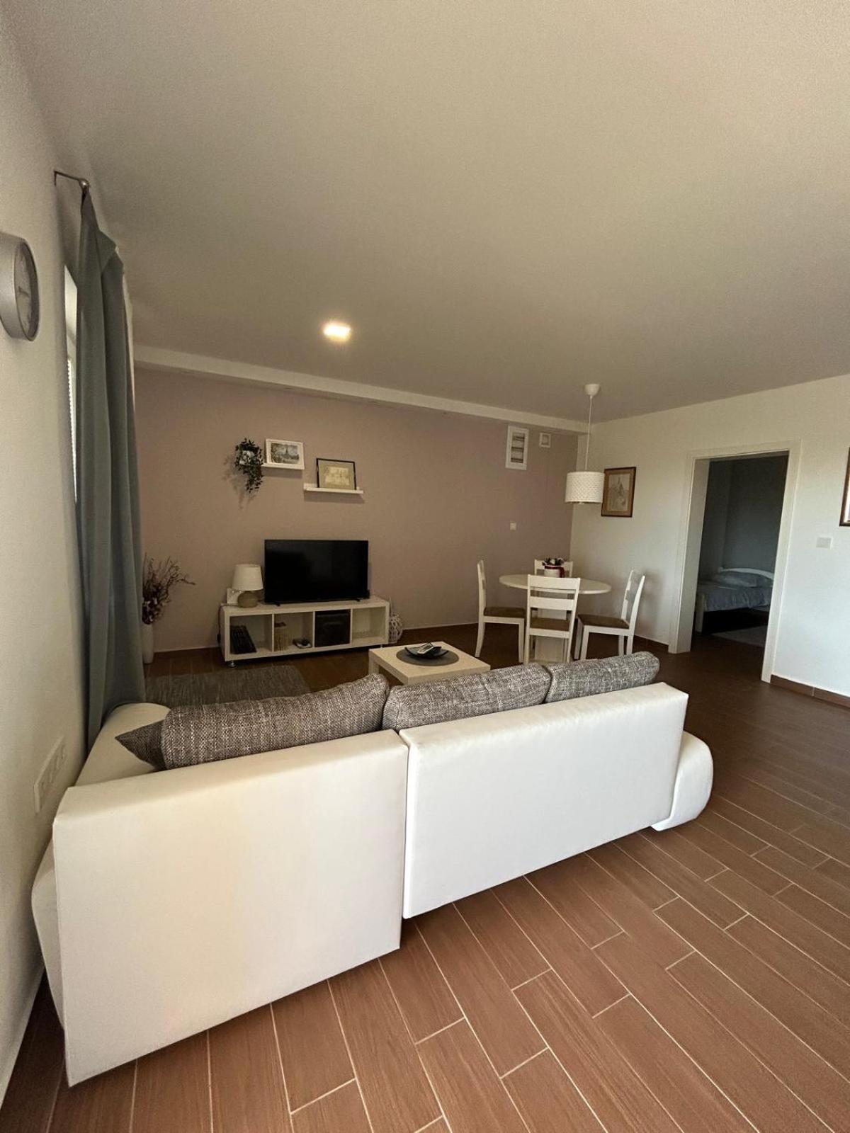 Apartman Lorna Турань Экстерьер фото