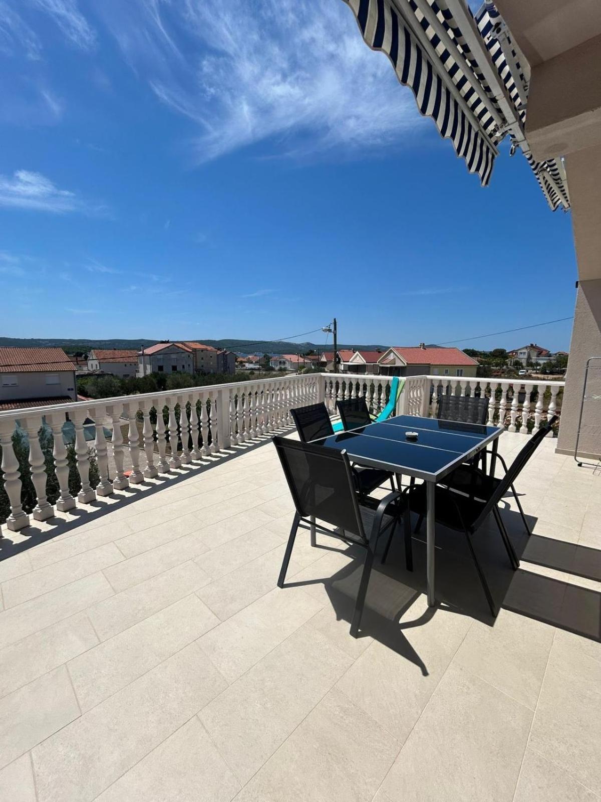 Apartman Lorna Турань Экстерьер фото