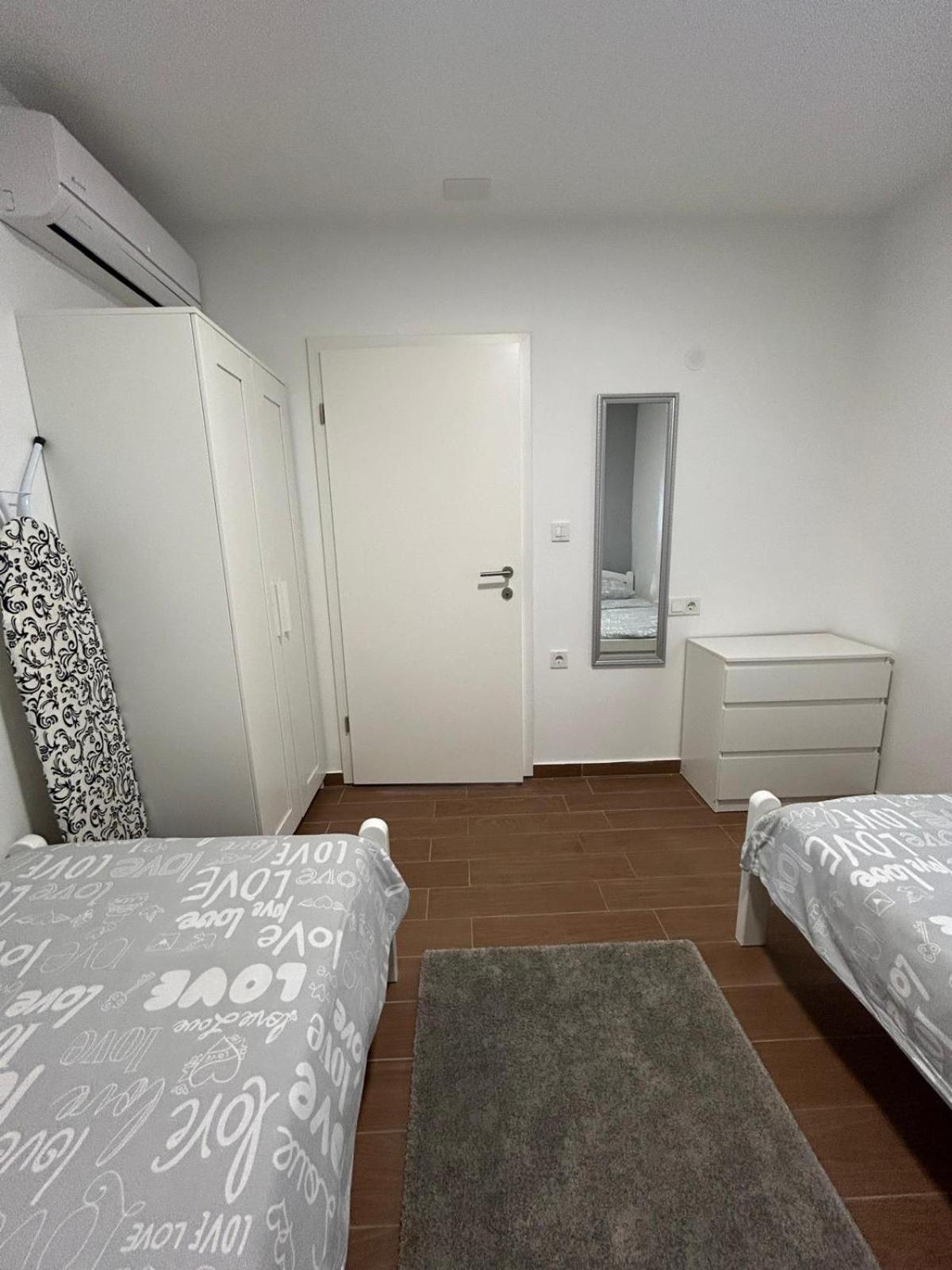 Apartman Lorna Турань Экстерьер фото