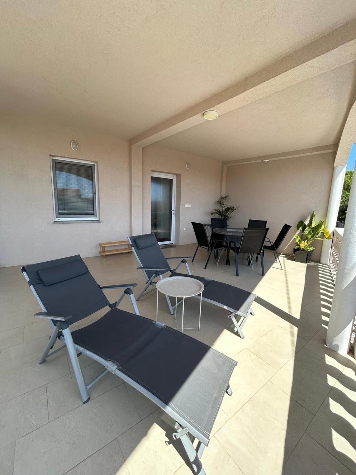 Apartman Lorna Турань Экстерьер фото