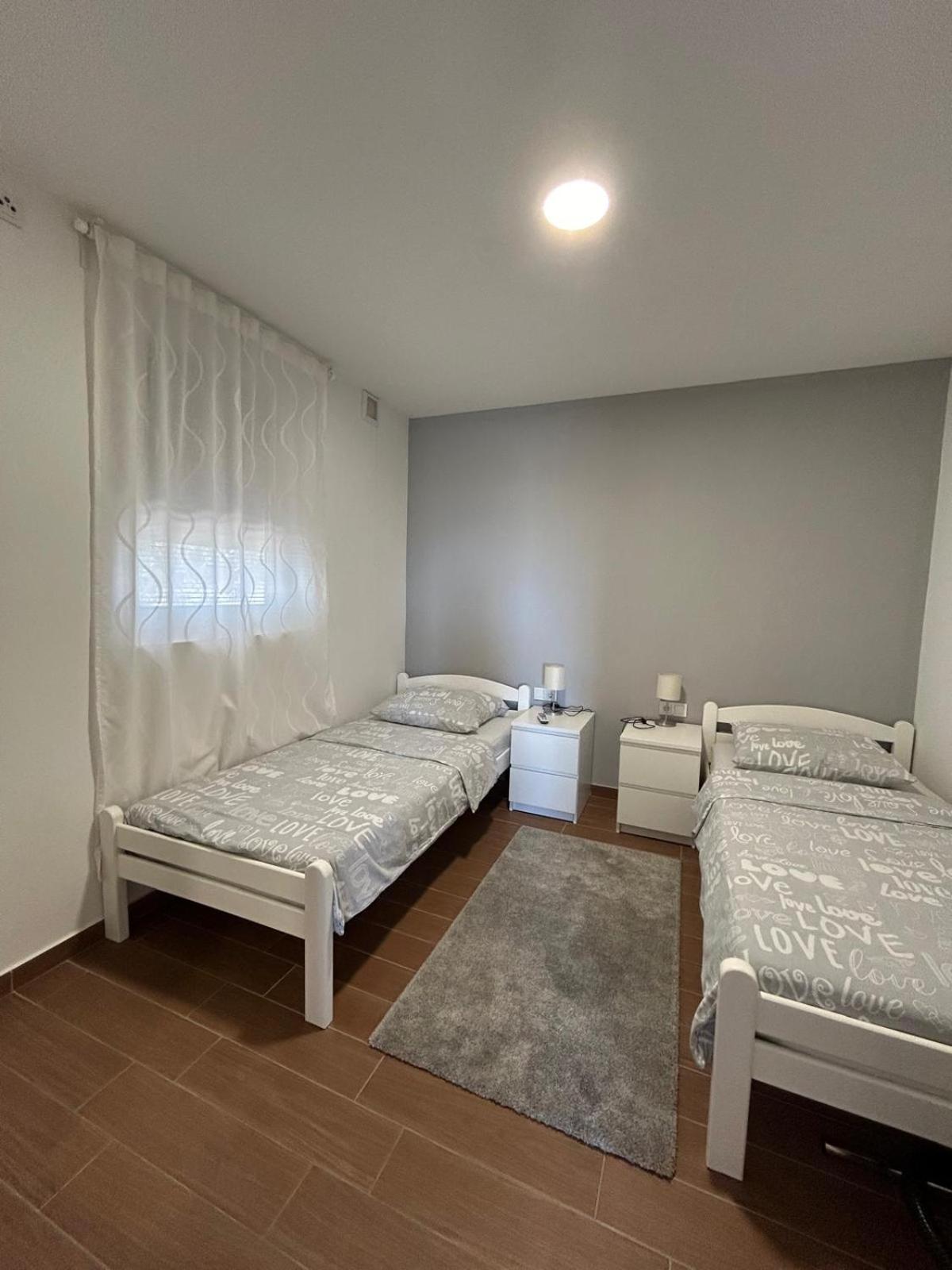 Apartman Lorna Турань Экстерьер фото