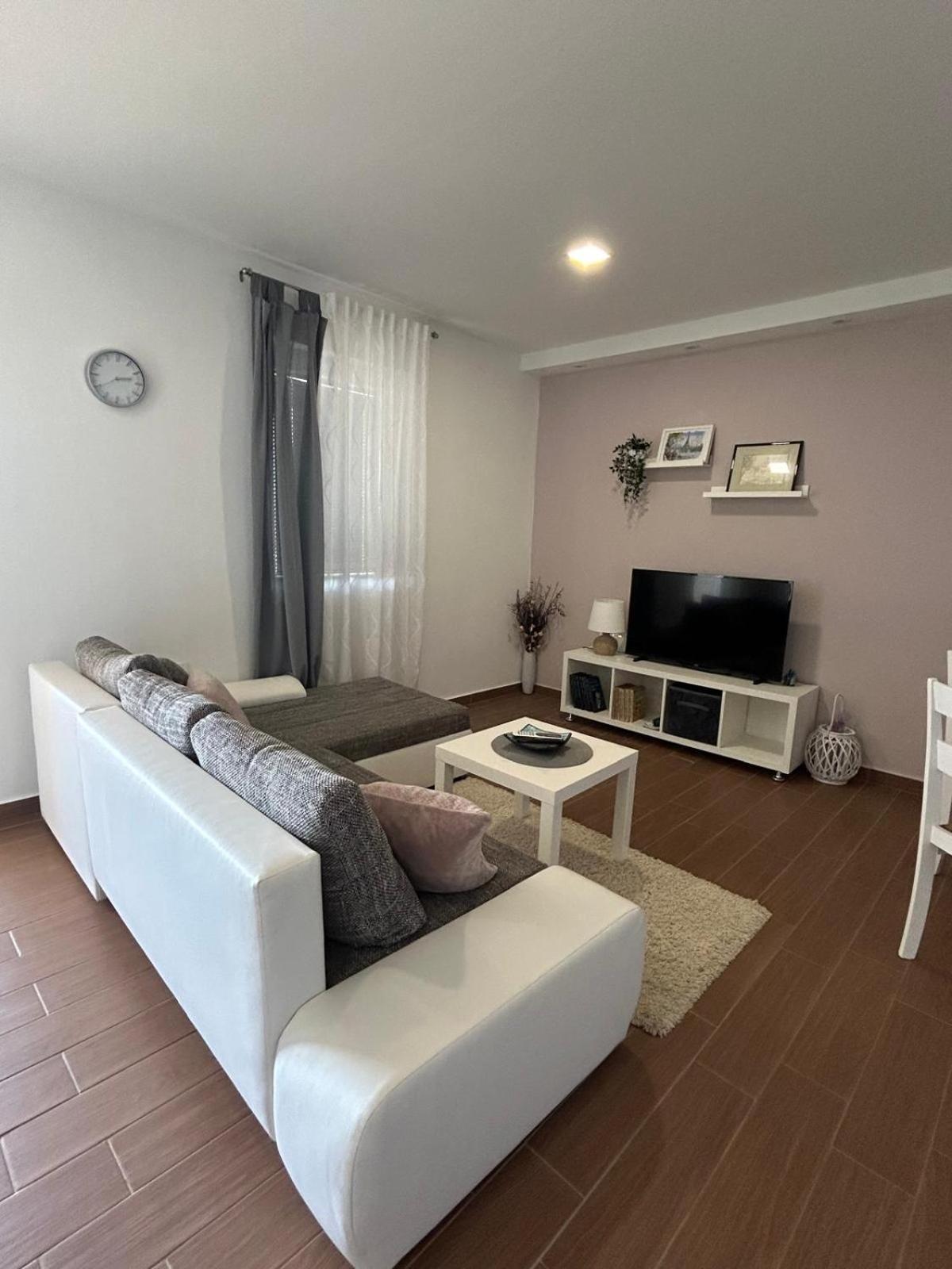 Apartman Lorna Турань Экстерьер фото