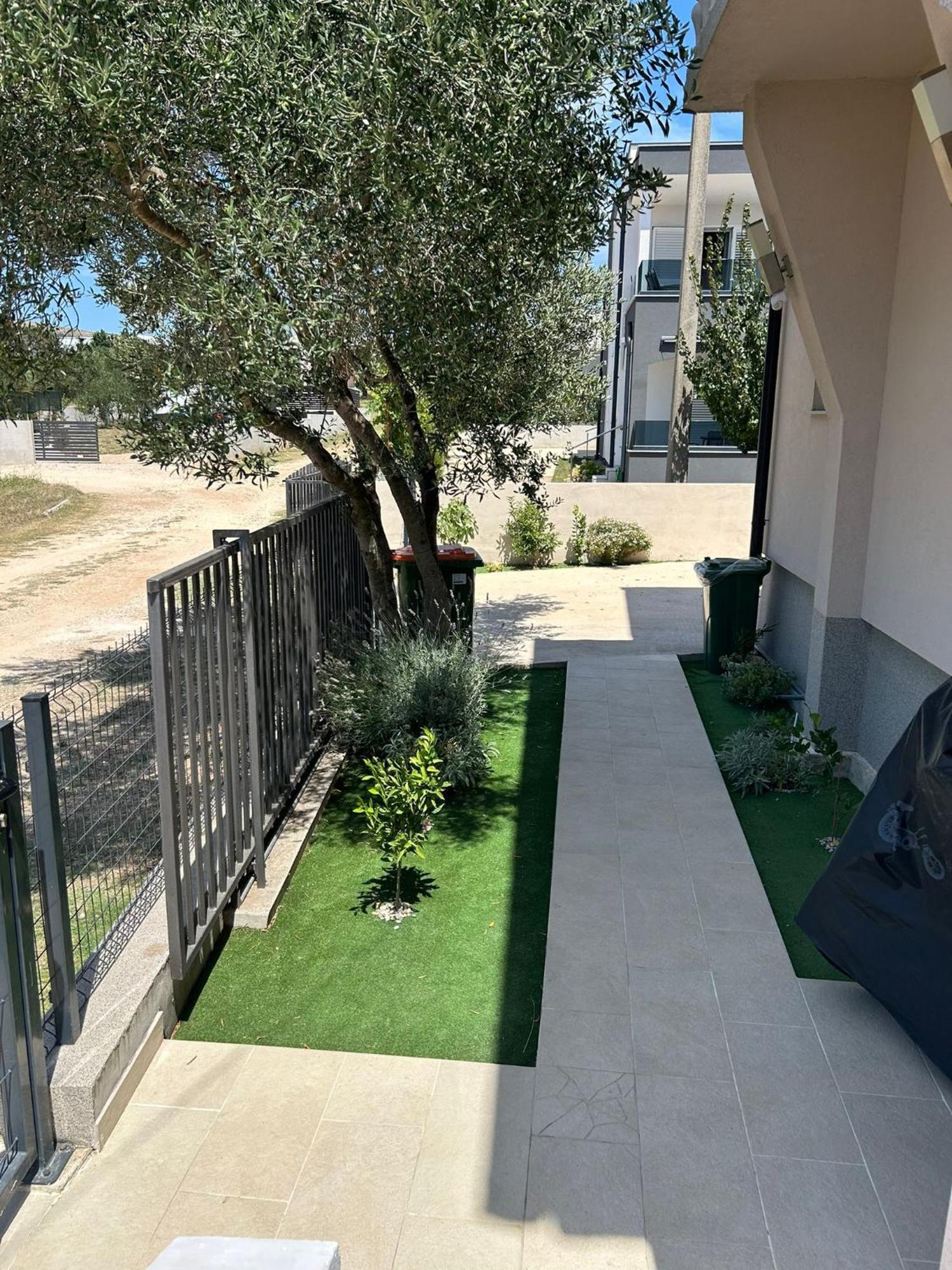 Apartman Lorna Турань Экстерьер фото